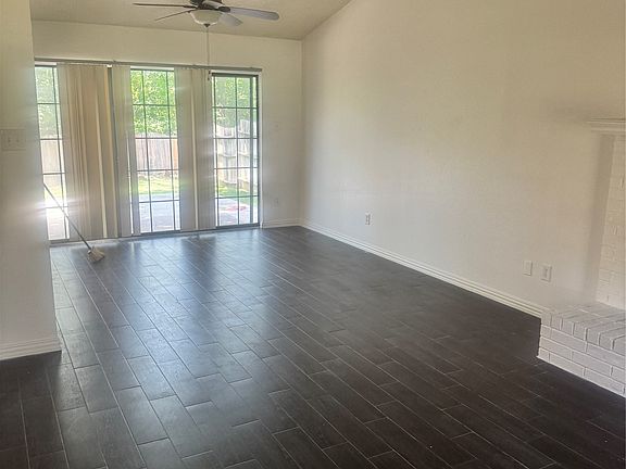 2nd image of 2301 Holly Dr