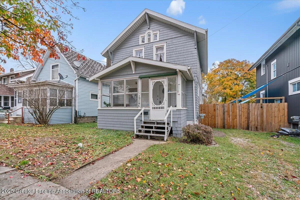 1717 Herbert St photo 1