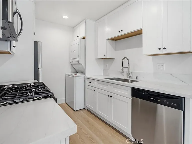 307 N Tustin Ave #A — Photo 2