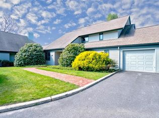 5 Shadow Farm Way, South Kingstown, RI 02879