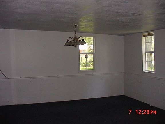 5th image of 903 Johnson Ave
