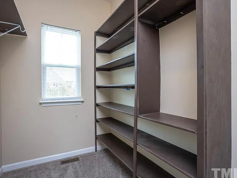 214 Kylemore Cir — Photo 13