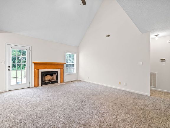5th image of 3437 Eastwood Dr