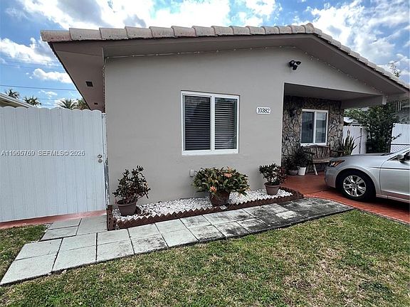 2nd image of 10382 SW 25th St