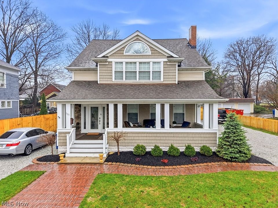 1st image of 305 Mentor Ave