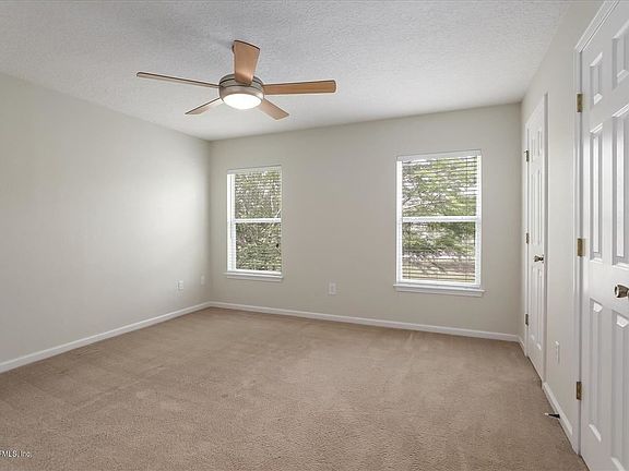 5th image of 825 S Black Cherry Dr