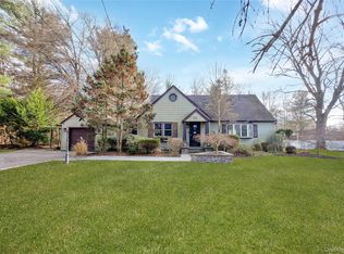 12 Summerset Drive, Smithtown, NY 11787