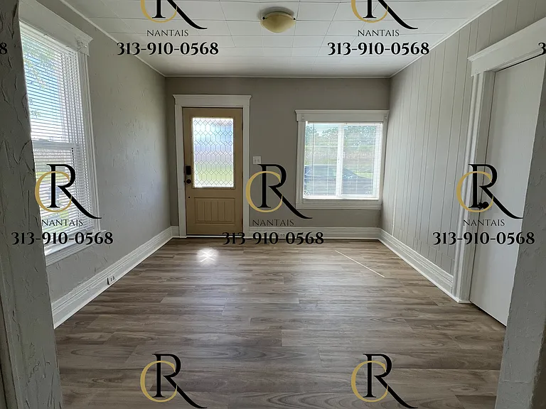 18571 Riverview St — Photo 2