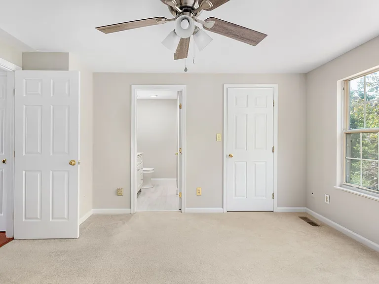 12894 Effingham Ct — Photo 20