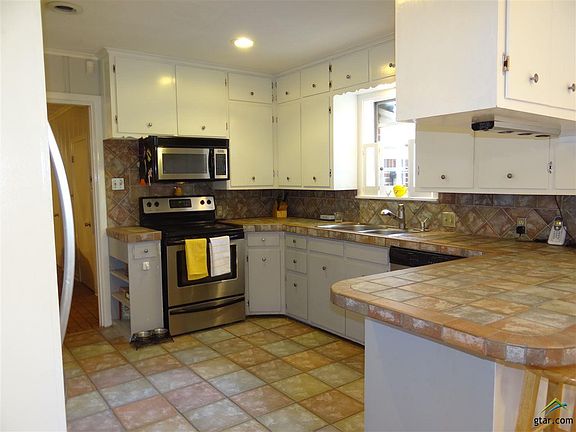 3rd image of 3106 Rollingwood Dr