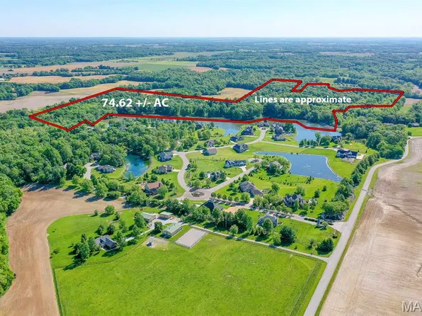 Wiltshire Dr, Columbia, IL 62236