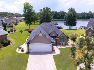 127 Ridge Lake Dr, Manning, SC 29102