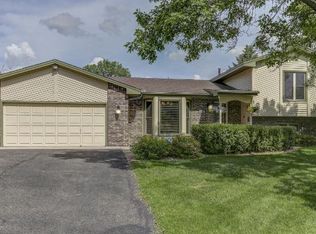 9144 Ranchview Ln N, Maple Grove, MN 55369