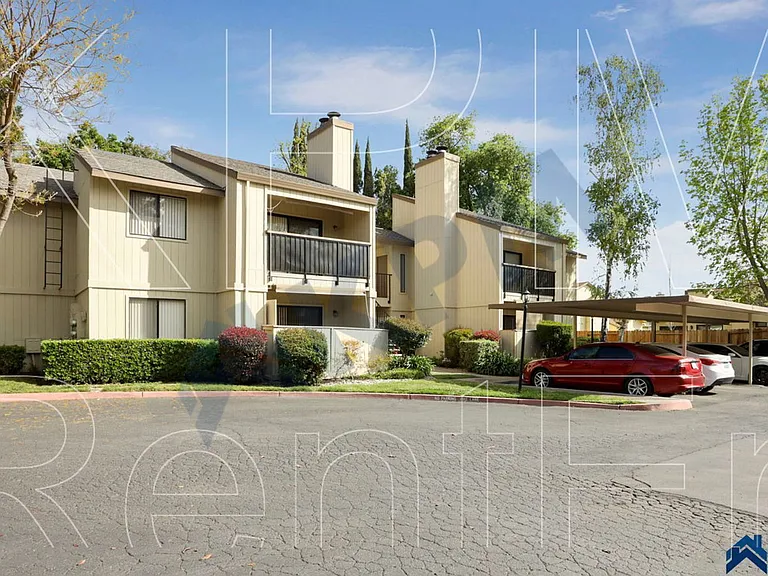 Stamford Court Apartments — Photo 23