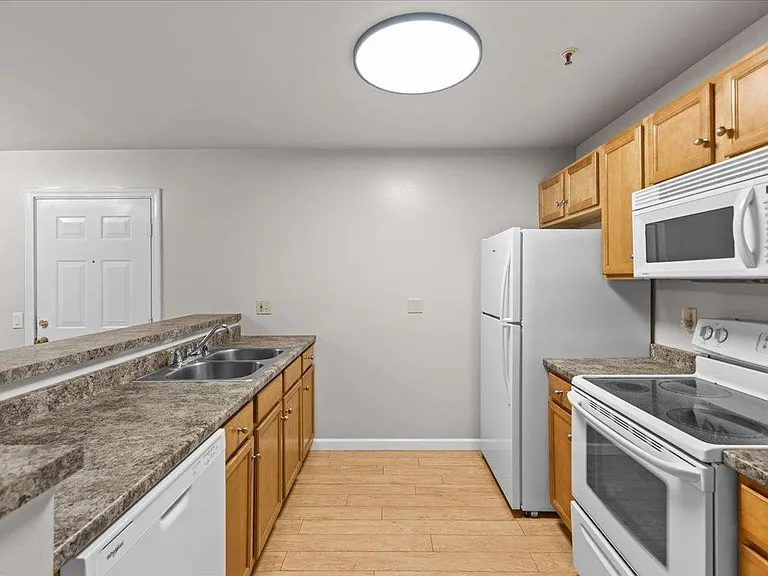 340 Hildred Dr — Photo 12