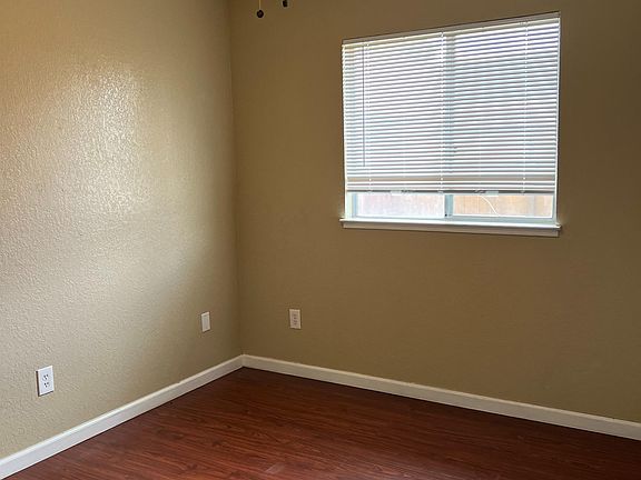 3rd image of 581 N 5th Ave