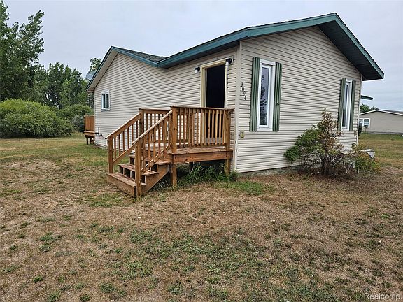 2nd image of 3094 Country Ln