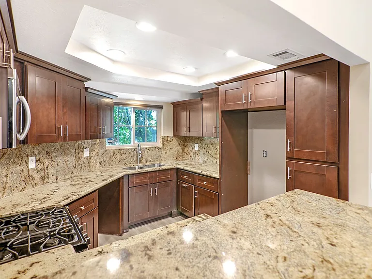 24368 Sage Ct — Photo 6