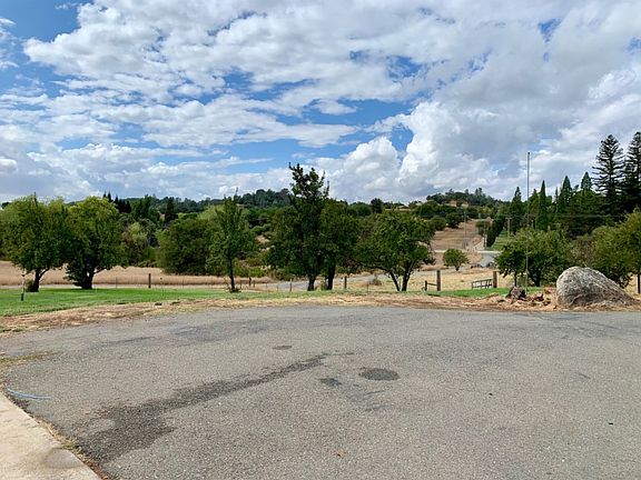 5th image of 975 Cardoso Ln