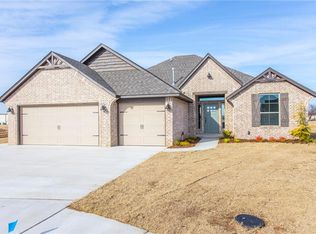 1484 Auburn Cir, Piedmont, OK 73078