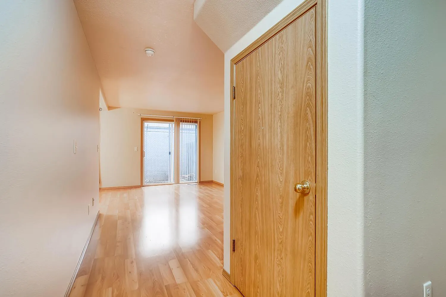 3 bed, 2.5 bath, 1191 sqft, $2,250 — Photo 4