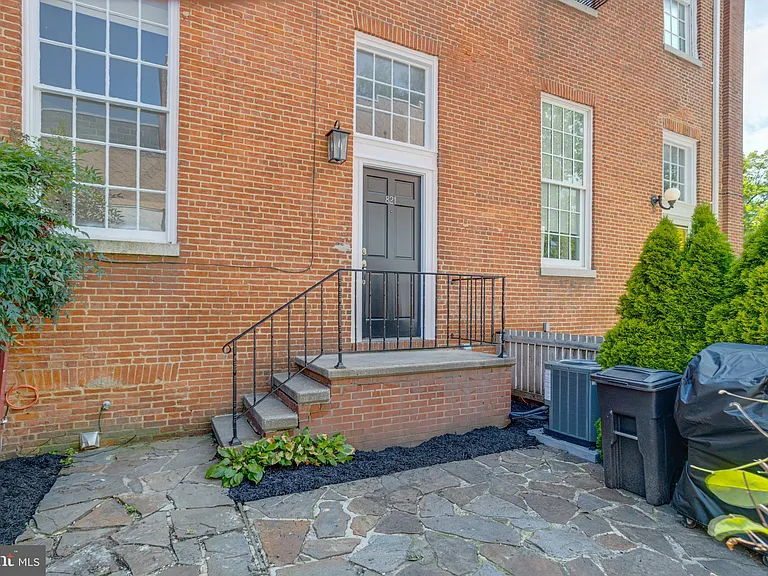 821 S Sharp St — Photo 1