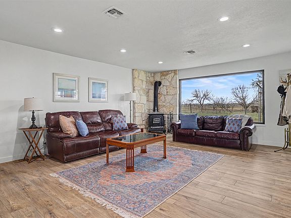 5th image of 16117 Bobby Rd