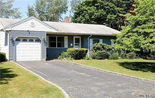 1st image of 20 Mayflower Pl
