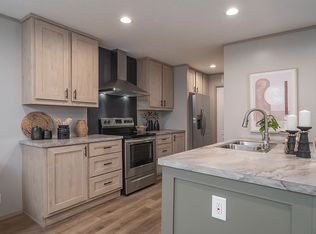 15462 Lewis Rd #6, Dubuque, IA 52002