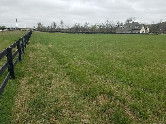 2nd image of Oaklawn Dr Lot 1