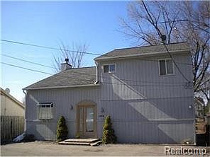 2nd image of 1274 S Cass Lake Rd