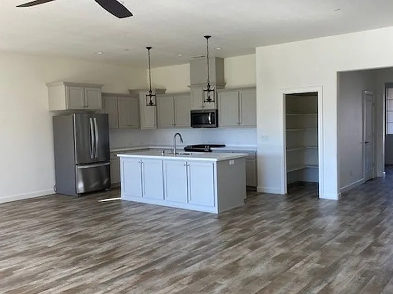 4665 Pleasant Hills Dr — Photo 4