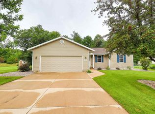 3216 Leahy Ave, Stevens Point, WI 54481