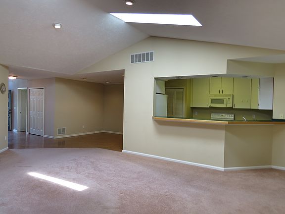 4th image of 5202 Parkhurst Dr