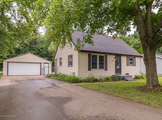 611 Maplehill Dr, Haslett, MI 48840