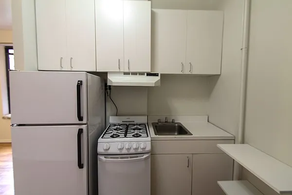 Rented by Bond New York | media 6