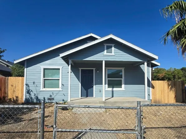 3461 E McKenzie Ave, Fresno, CA 93702