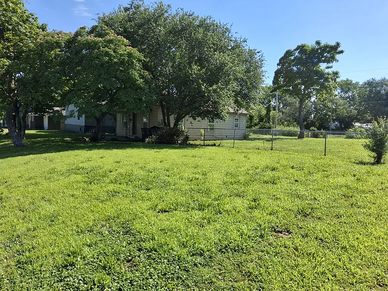 534 S Bucy Ave — Photo 4