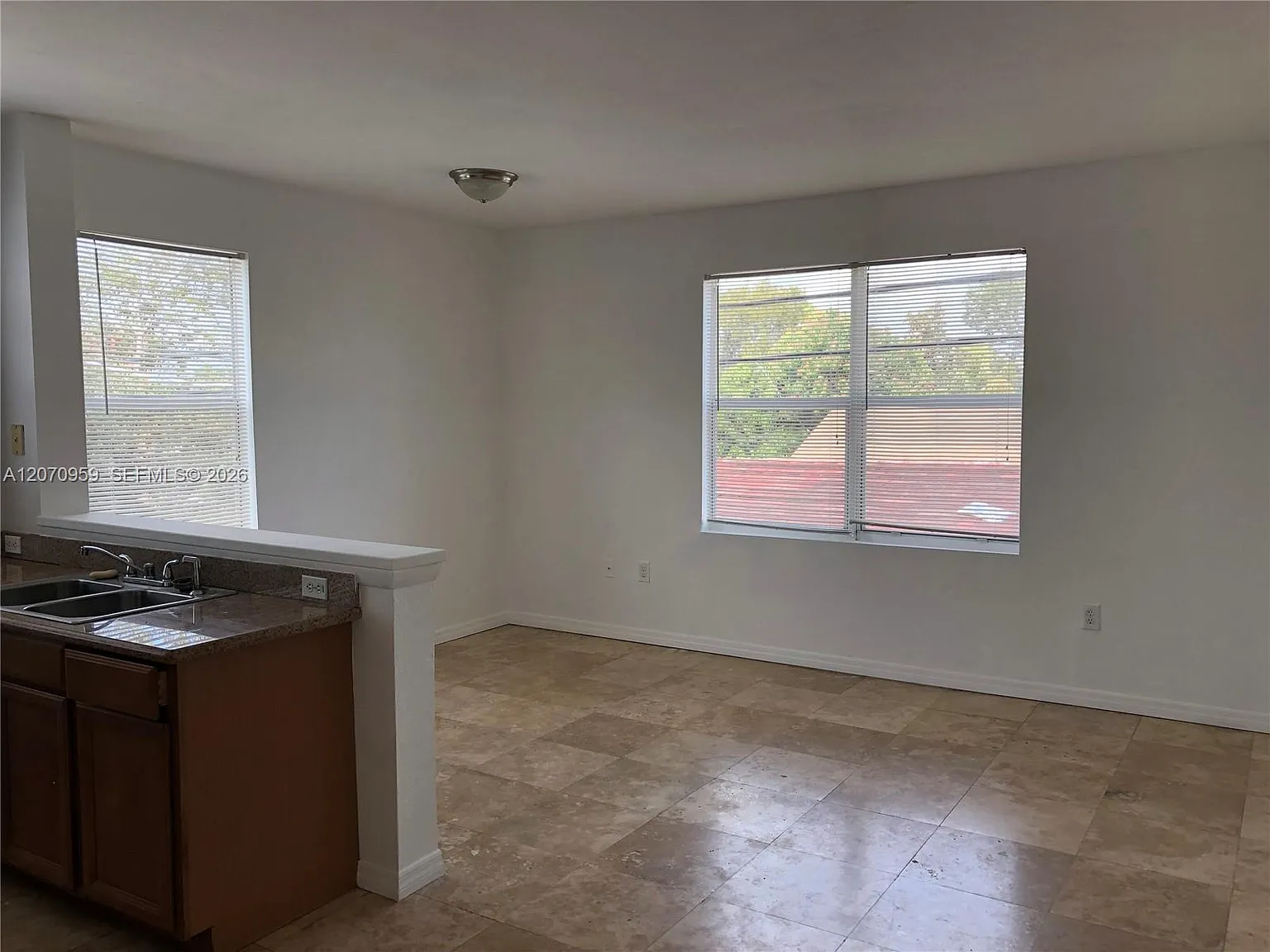 The Manor Condo — Photo 3