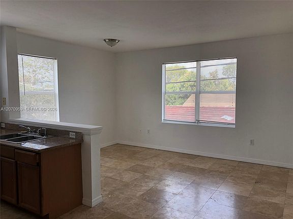 3rd image of 953 SW 10th St APT 12