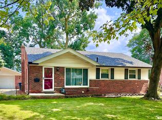 11318 Hillcrest St, Livonia, MI 48150