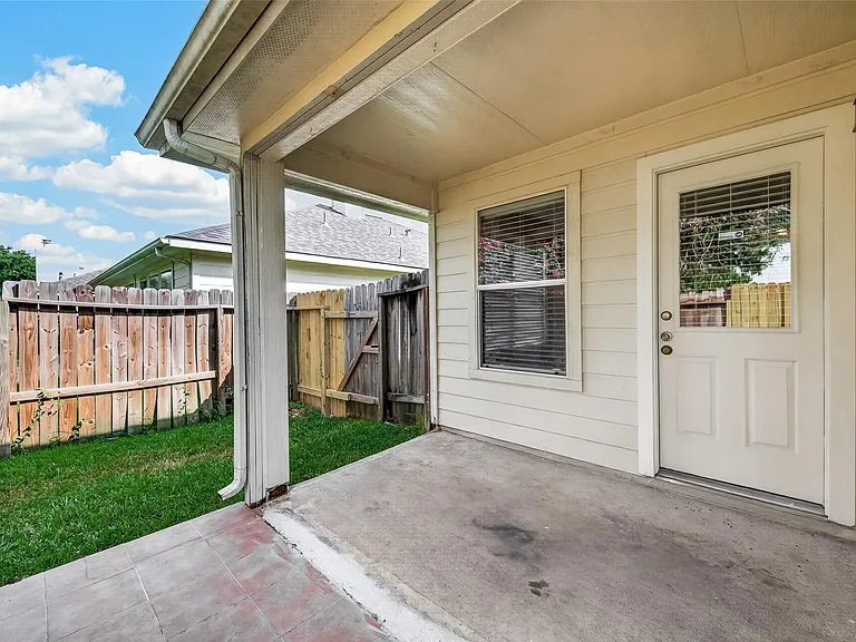 25202 Clover Ranch Dr — Photo 32