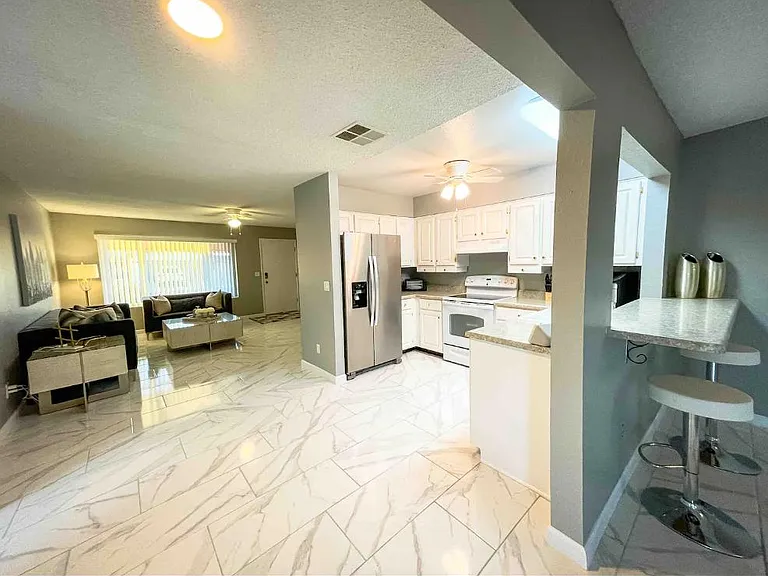 5252 W Lupine Ave — Photo 14