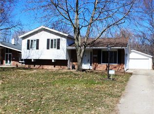 26684 Redwood Dr, Olmsted Falls, OH 44138