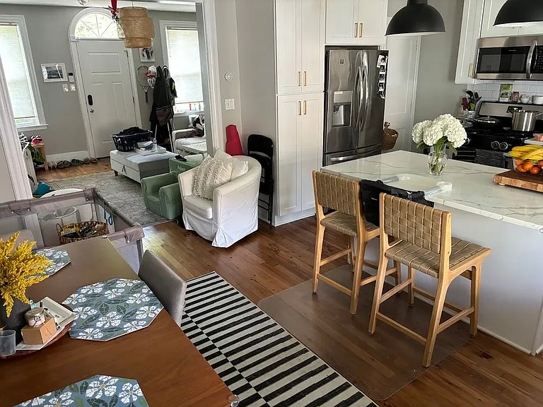 220 Adams St NE — Photo 7