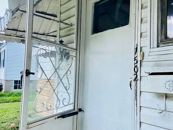 4th image of 1502 W Florida St