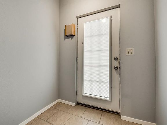 4th image of 1209 Donna Ln