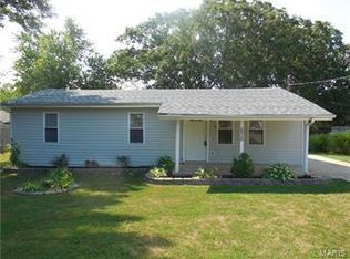 879 Twin Oaks Dr, Hillsboro, MO 63050
