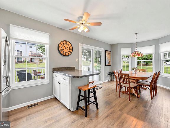 3rd image of 614 Woodgate Ln