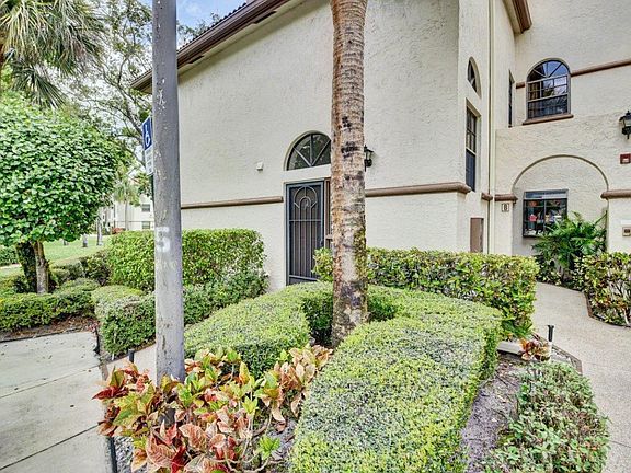 2nd image of 5171 Floria Dr APT J
